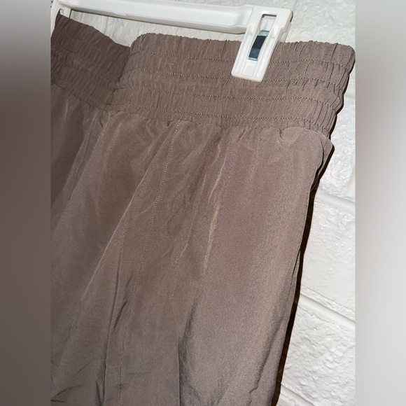 NWT ALL IN MOTION Women's High-Rise Flex Shorts XL ✨ - Picture 7 of 11